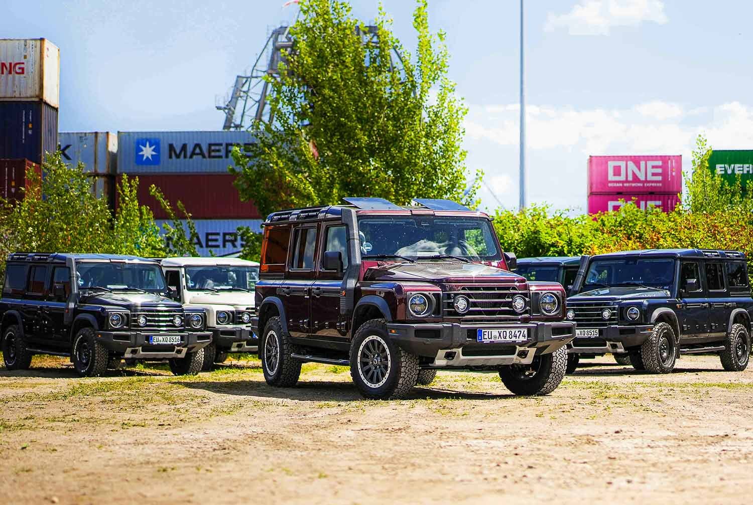 Ineos Grenadier Auswahl auf Sand | Autovermietung Arndt