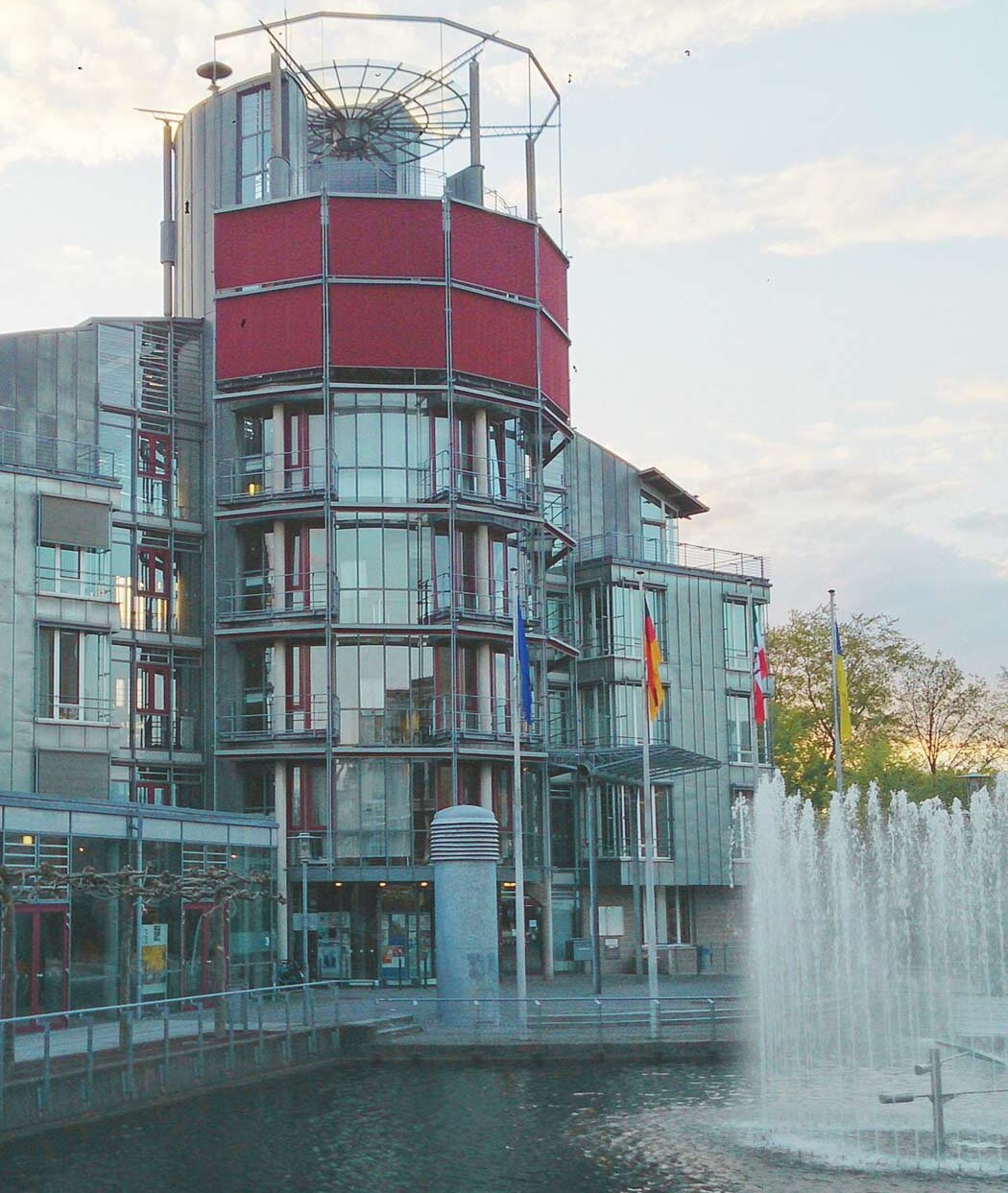 Rathaus in Kaarst - ein Teil jeder Stadtrundfahrt in Kaarst | Mietwagen buchen bei Autovermietung Arndt Kaarst
