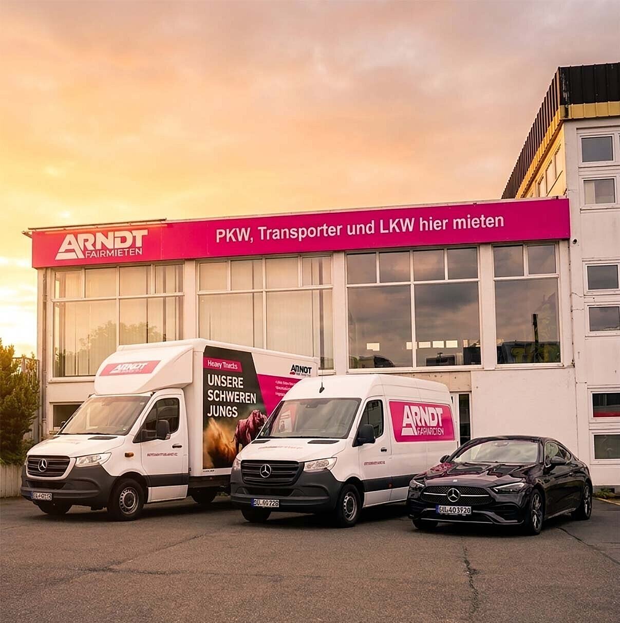 Arndt Fairmieten Station in Aachen mit PKW, Transporter und LKW vor der Filiale – Autovermietung Arndt in Aachen