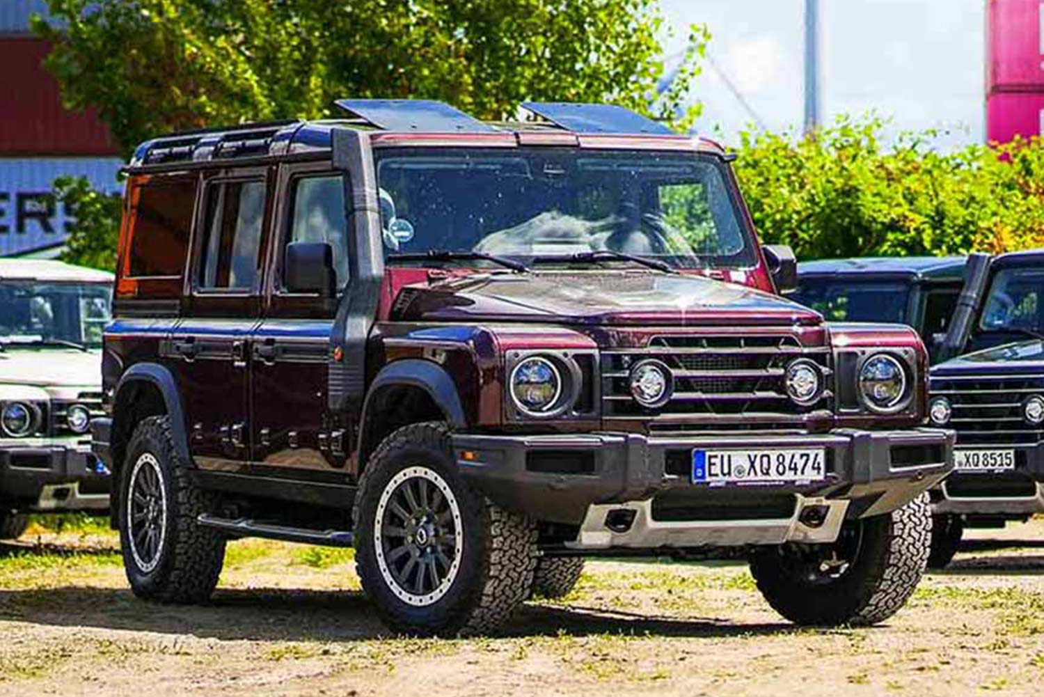 Ineos Grenadier Auswahl auf Sand | Autovermietung Arndt