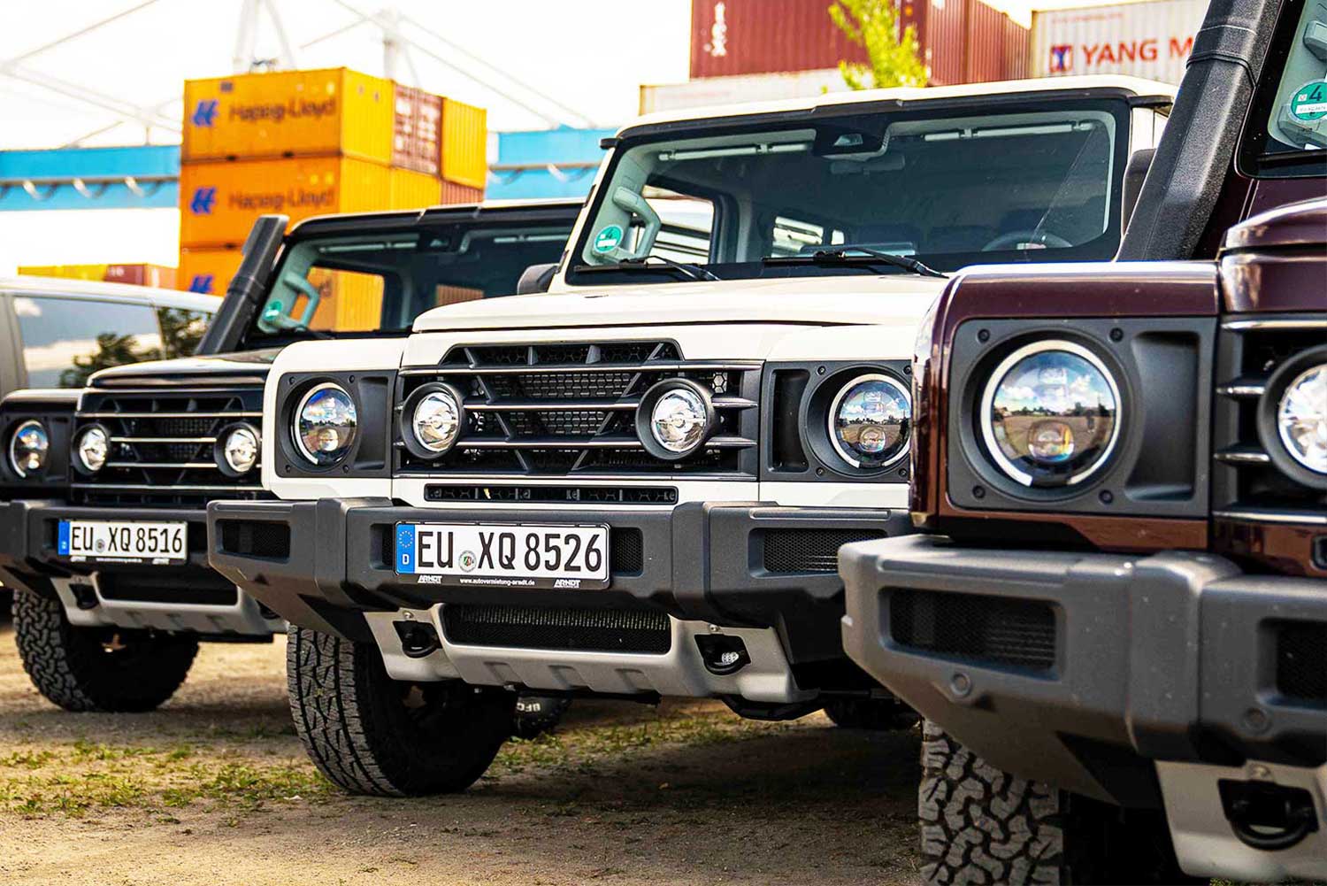 Ineos Grenadier Frontstoßstangen auf Schotter | Autovermietung Arndt