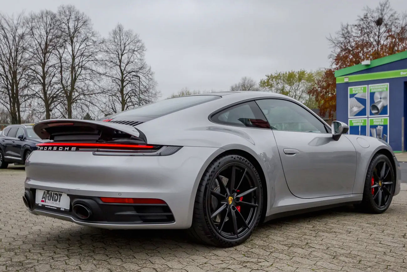 Porsche 911 Coupe mieten | Heck- und Seitenansicht | Autovermietung Arndt